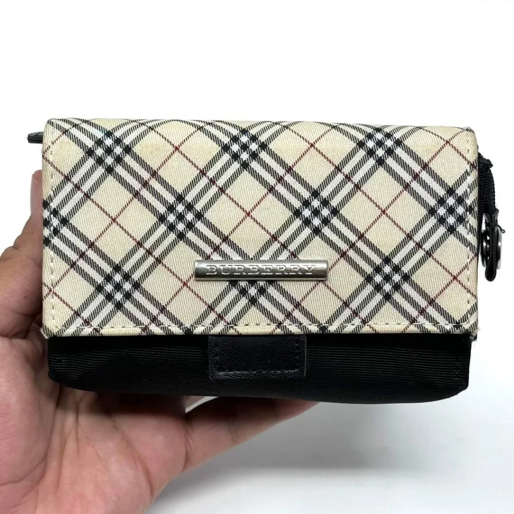 ▪️💠 🅱️URB3RRY COSMETIC POUCH 💠▪️ - Picture 5 of 11